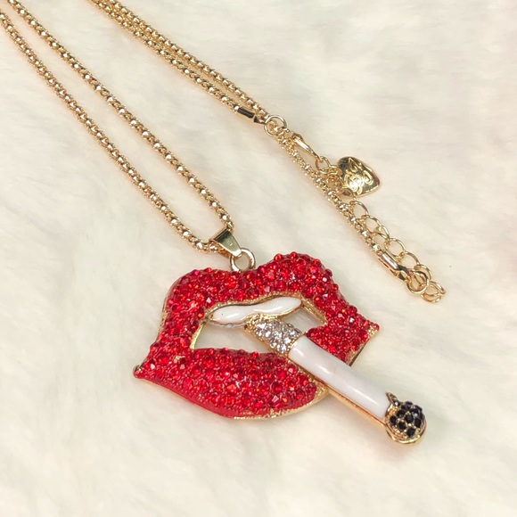 NWT BETSEY JOHNSON HOT LIPS NECKLACE - RED - Picture 2 of 4